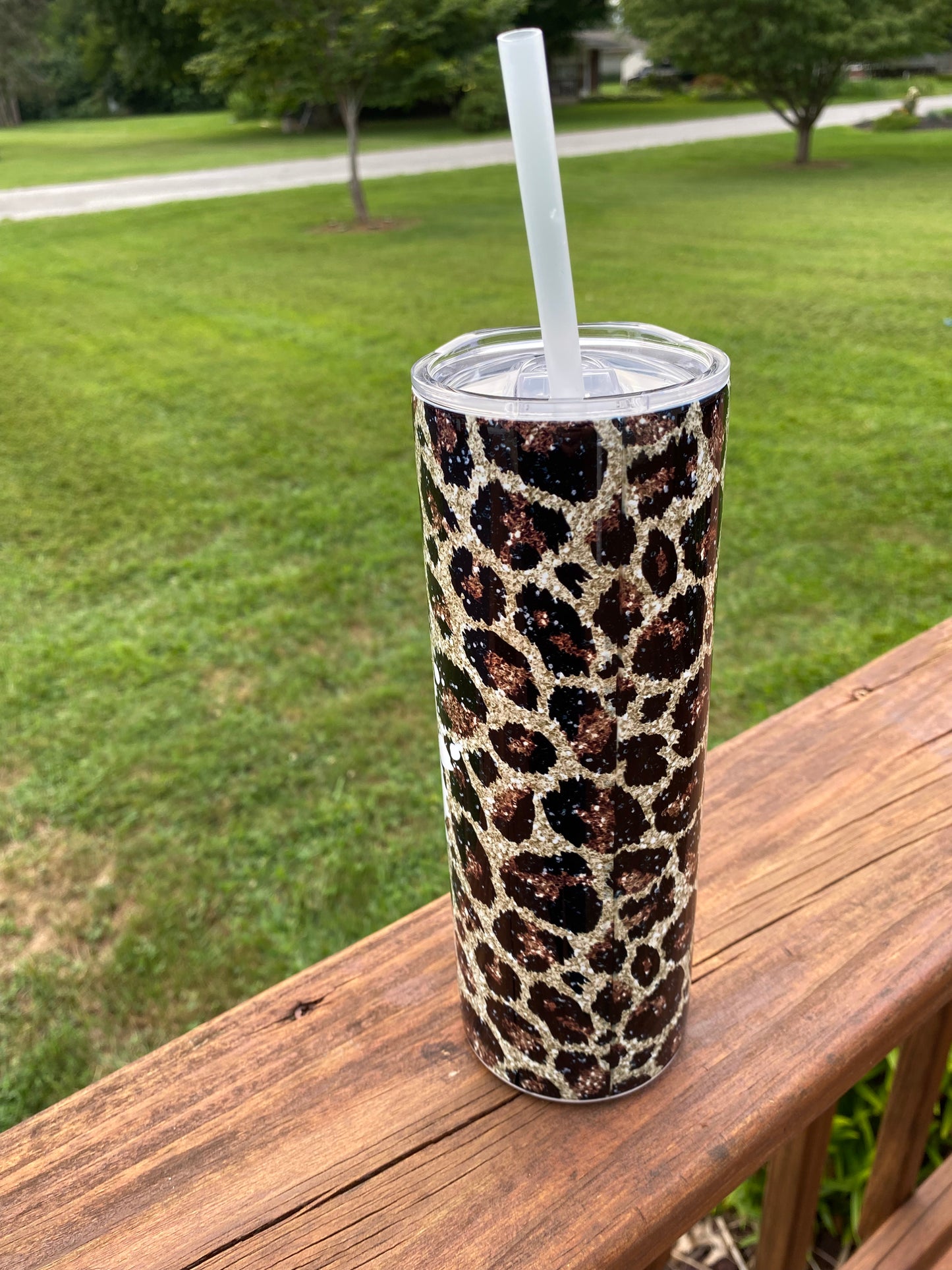 Sippin Pretty Tumbler - #MomLife Leopard